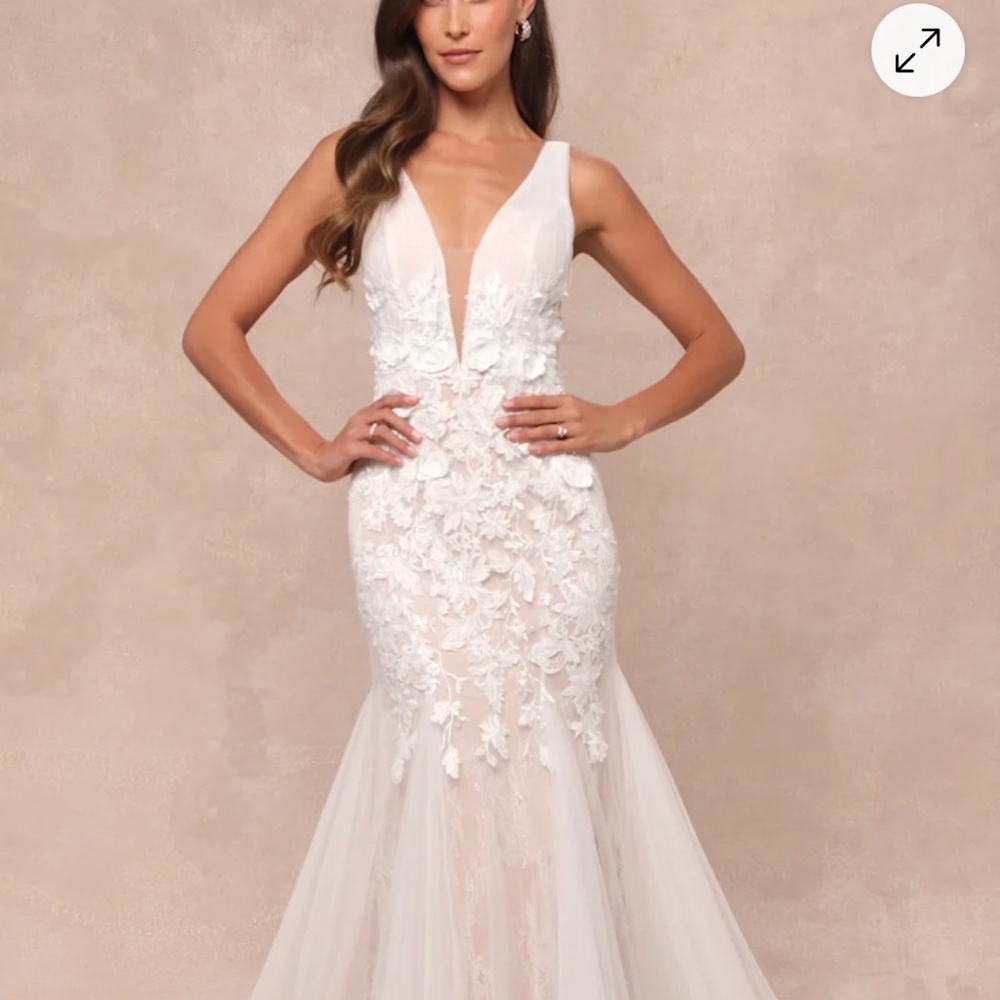 Lulus mermaid wedding dress new with tags